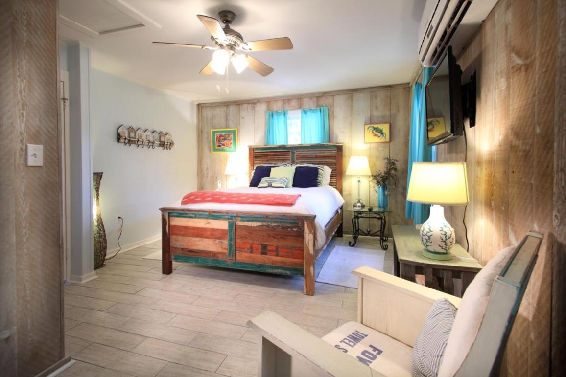 Front Beach Cottages 오션스프링스 외부 사진